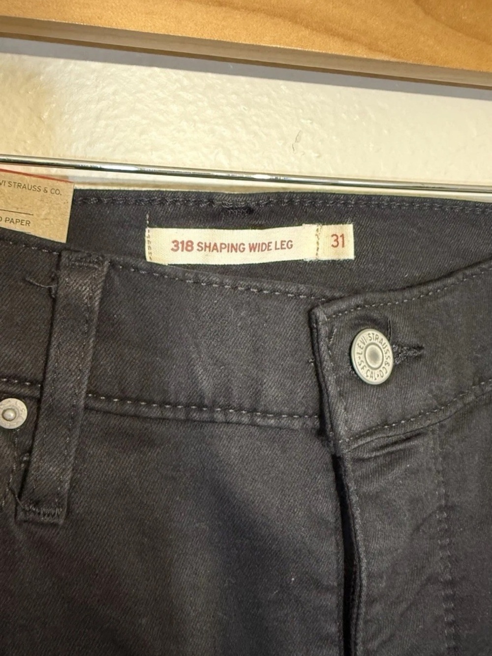 Levi’s 318 Shaping Wide Leg Women's Jeans Black Size 31 NWT - Picture 6 of 6